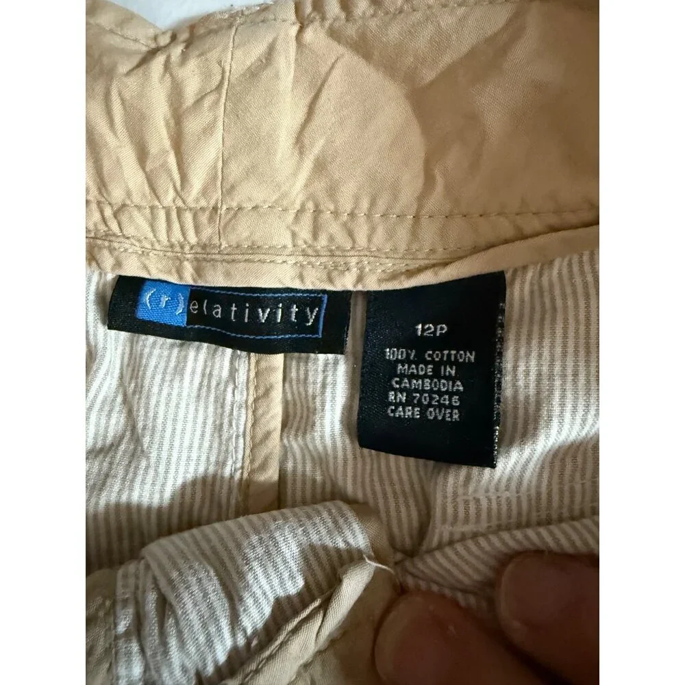 Relativity Shorts Womens Size 12 Petite Tan & White Pin Stripes
